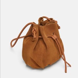 Bucket bag